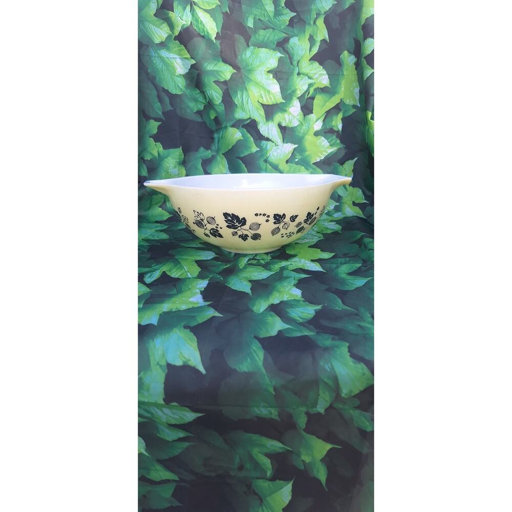 Pyrex Gooseberry Black on Yellow 4 Qt Cinderella Large Mixing Bowl Vintage 444